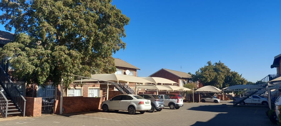 2 Bedroom Property for Sale in Langenhovenpark Free State